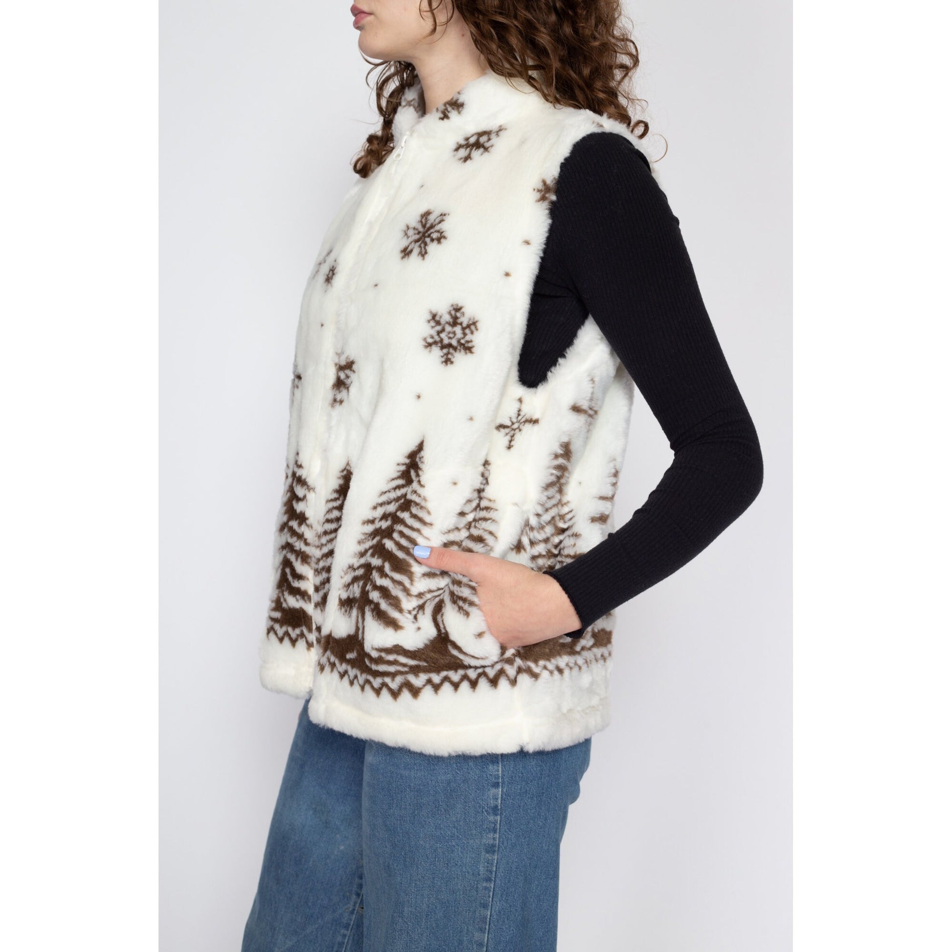 XL 90s Fleece Snowflake Vest | Vintage Zip Up Sleeveless Winter Snow Scene All Over Print Sweatshirt Top