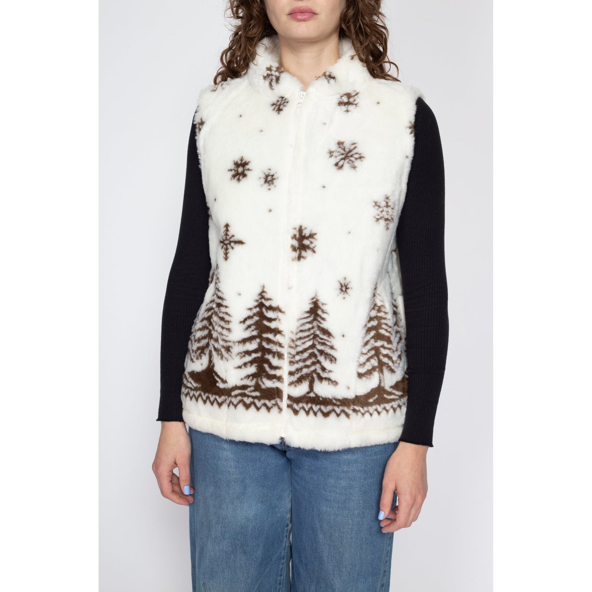 XL 90s Fleece Snowflake Vest | Vintage Zip Up Sleeveless Winter Snow Scene All Over Print Sweatshirt Top