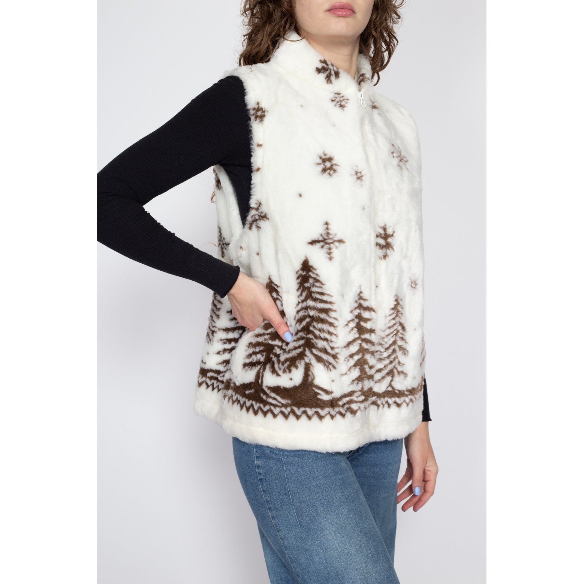 XL 90s Fleece Snowflake Vest | Vintage Zip Up Sleeveless Winter Snow Scene All Over Print Sweatshirt Top