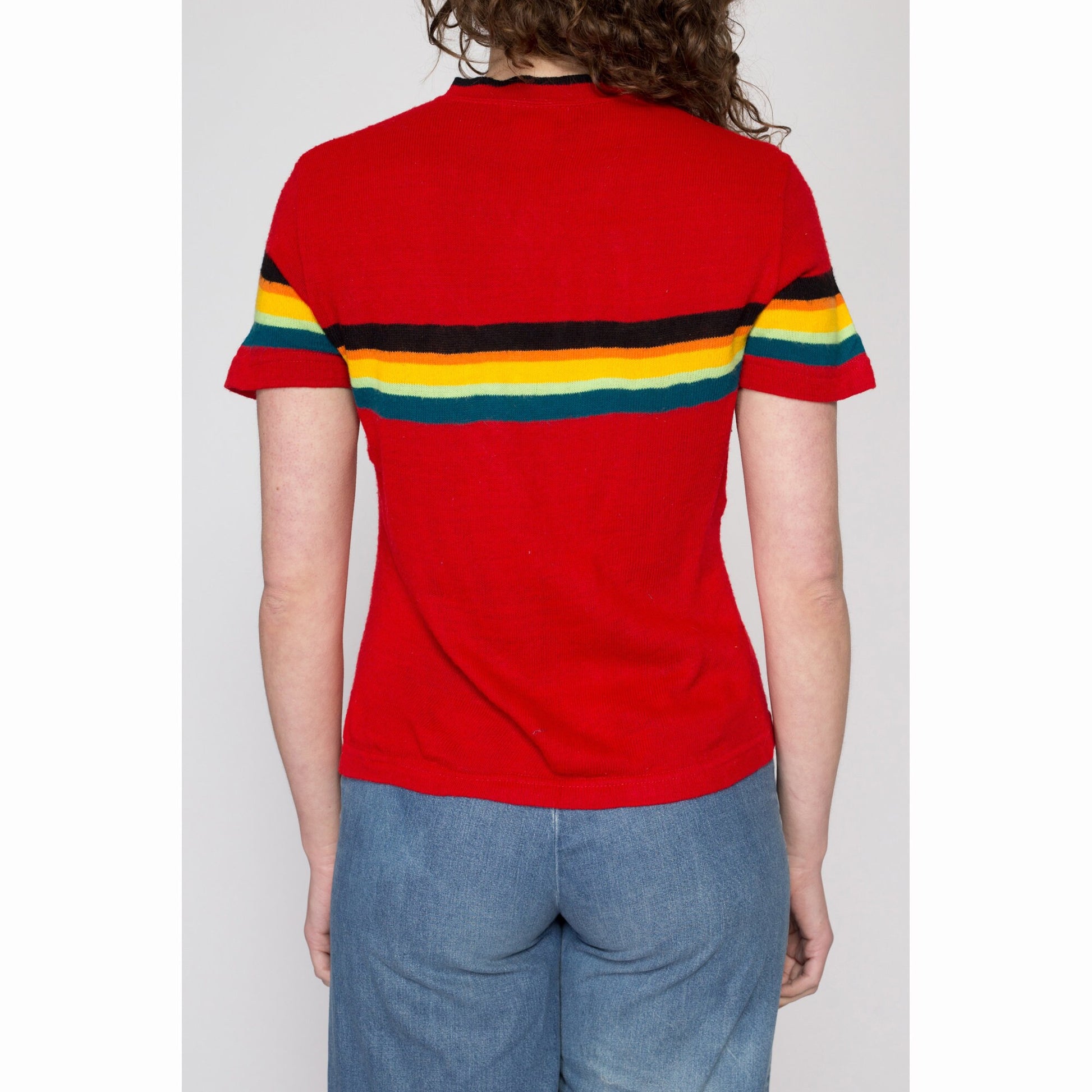 Medium 90s Does 70s Red Striped Knit Top | Vintage Boho Short Sleeve V Neck Shirt
