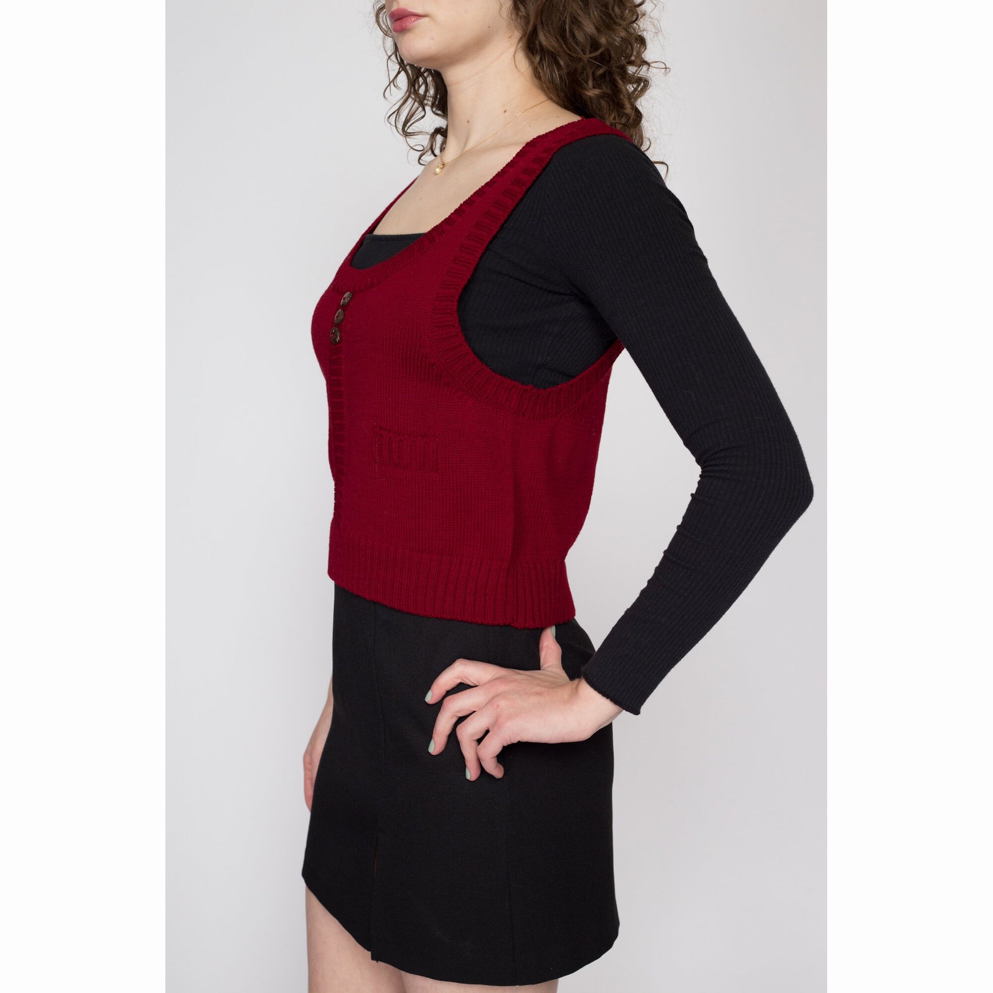 Med-Lrg 80s Wine Red Knit Vest Top | Vintage Scoop Neck Cropped Sleeveless Sweater