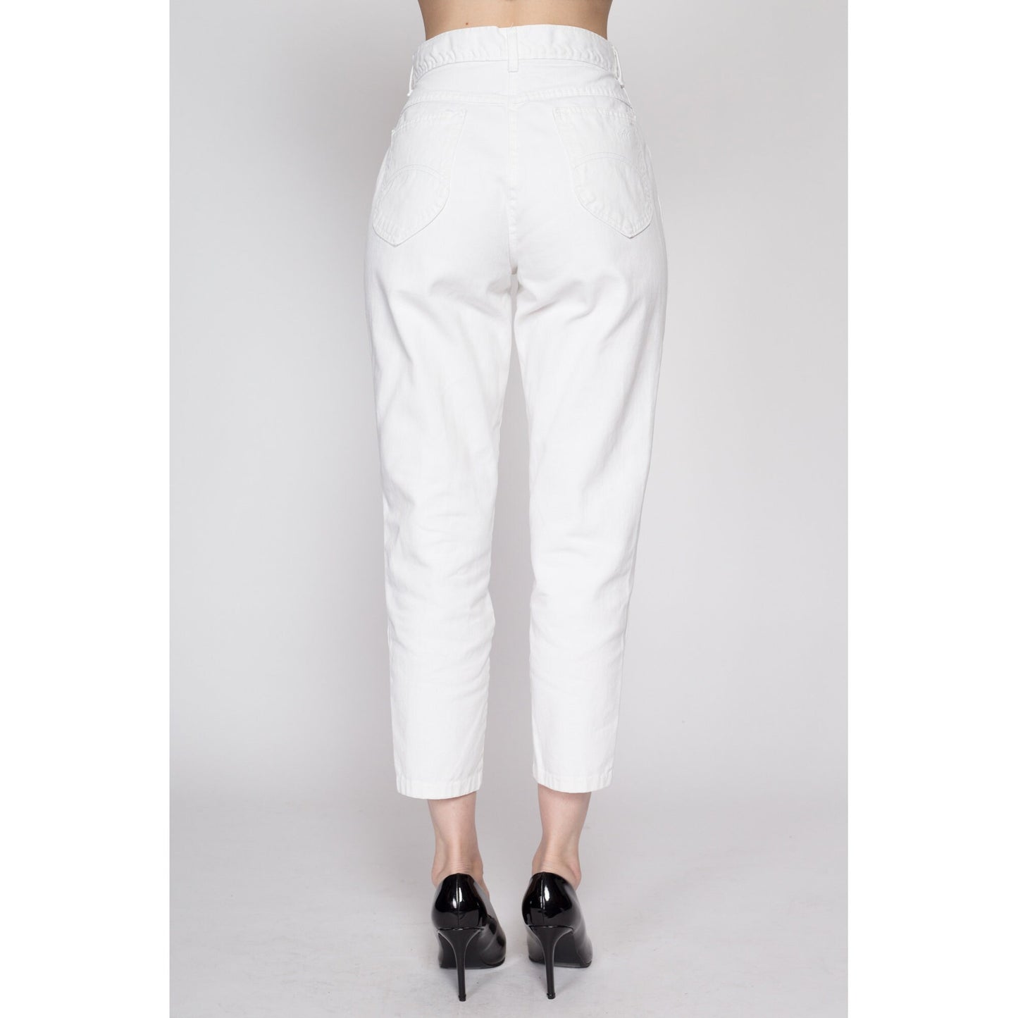 Petite Small 80s Chic White High Waisted Jeans 25.5" | Vintage Denim Slim Short Inseam Mom Jeans