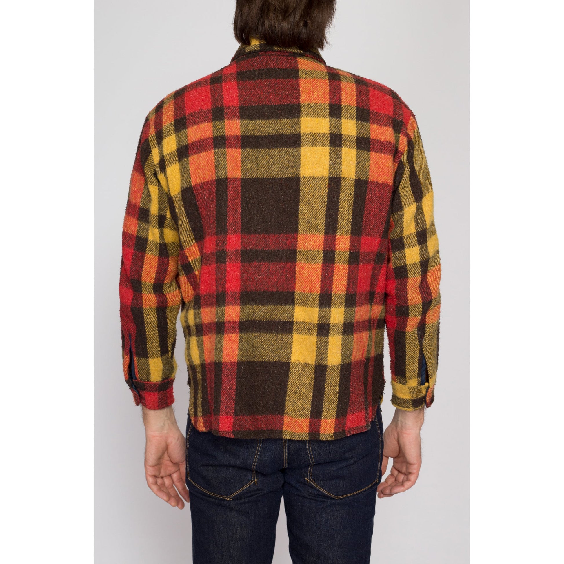 Medium Short 70s Red & Yellow Plaid Flannel Overshirt | Vintage Button Up Collared Shacket Shirt