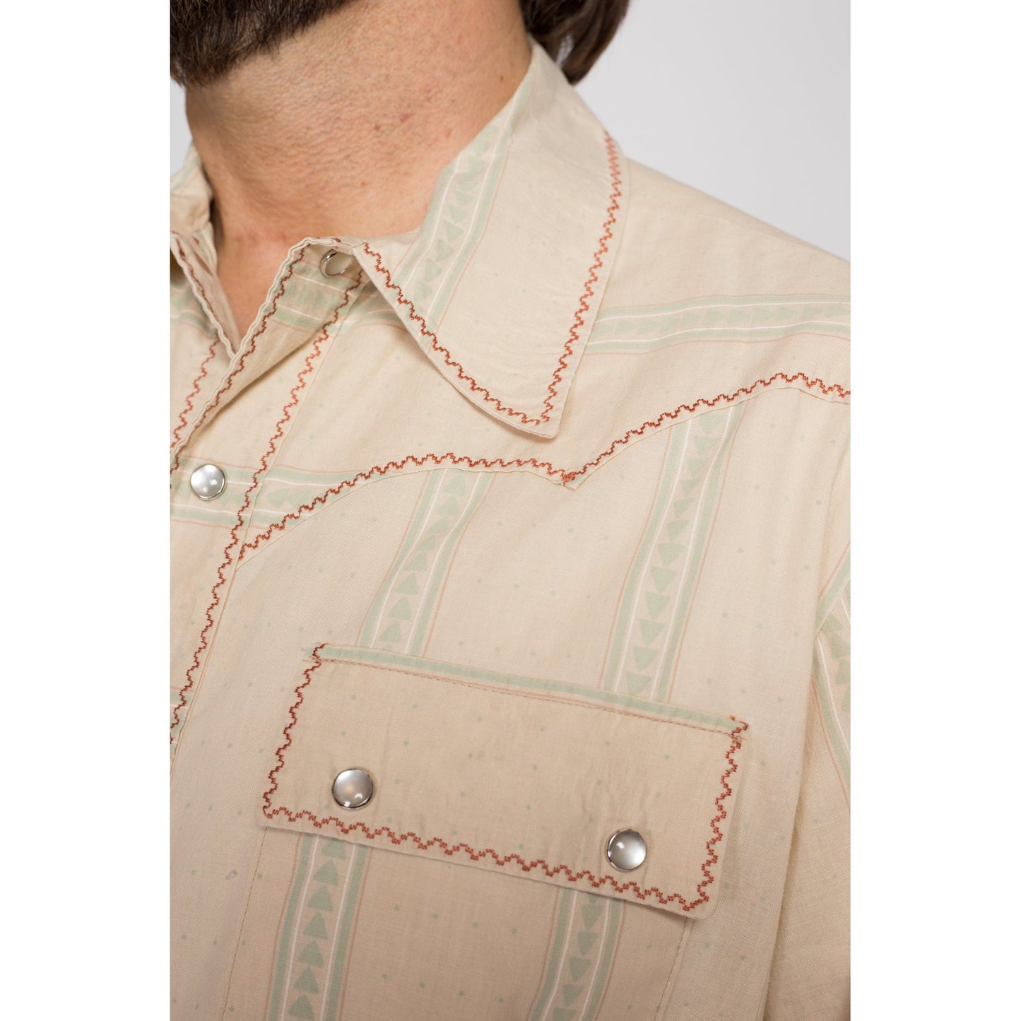 Large 70s Southwestern Striped Pearl Snap Western Shirt | Vintage Beige Short Sleeve Rockabilly Collared Top