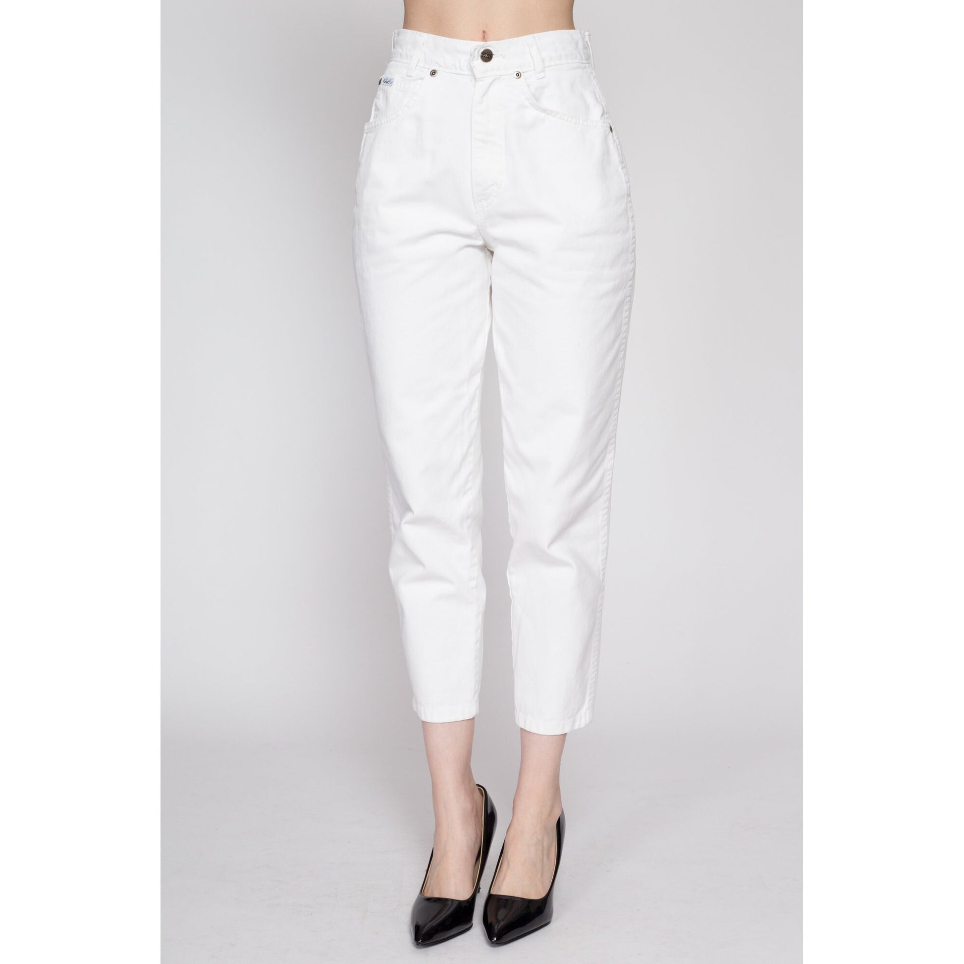 Petite Small 80s Chic White High Waisted Jeans 25.5" | Vintage Denim Slim Short Inseam Mom Jeans