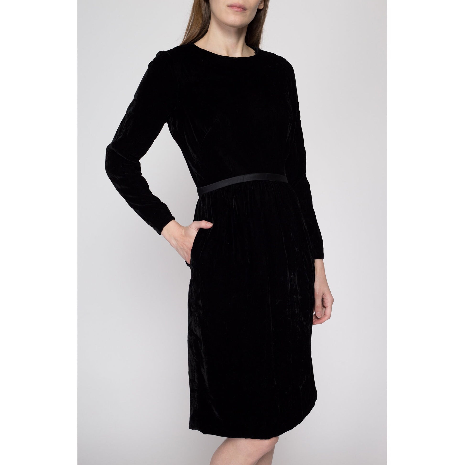 1950s Suzy Perette Black Velvet Long Sleeve Cocktail Dress - Extra Sma Flying Apple Vintage 1950s Suzy Perette Black Velvet Long Sleeve Cocktail Dress - Extra Sma Flying Apple Vintage