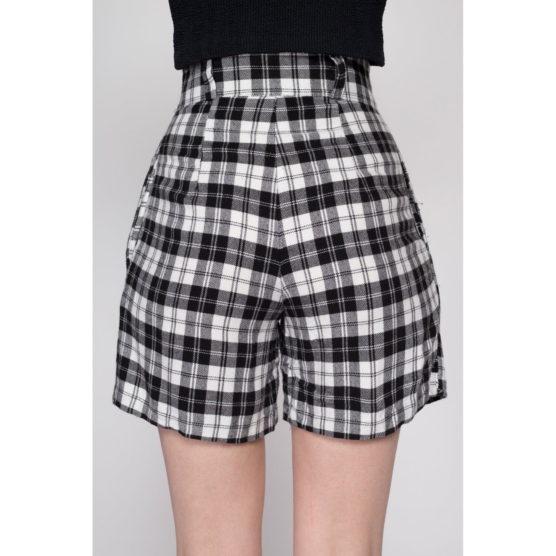90s Black & White Plaid Flannel Shorts 90s Black & White Plaid Flannel Shorts