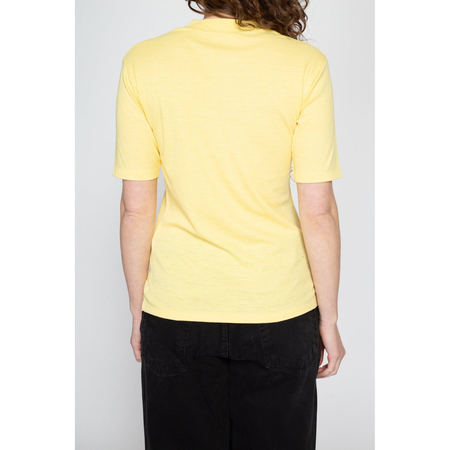 Medium 80s "Sports - Be In ITI" T Shirt | Vintage V Neck Yellow Graphic Tee