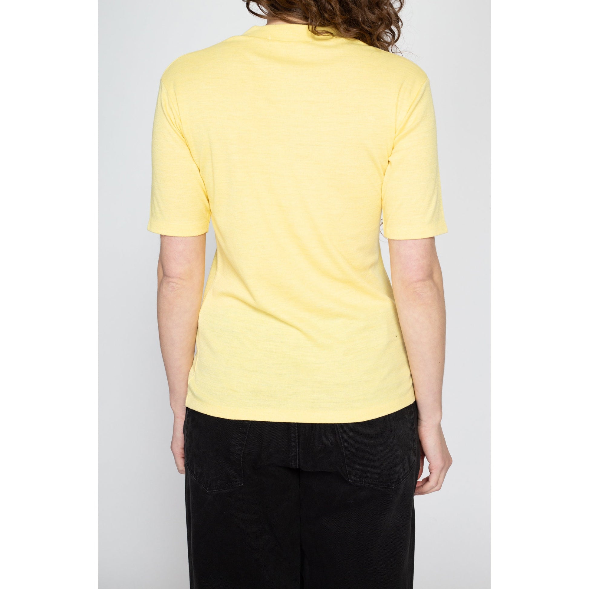 Medium 80s "Sports - Be In ITI" T Shirt | Vintage V Neck Yellow Graphic Tee