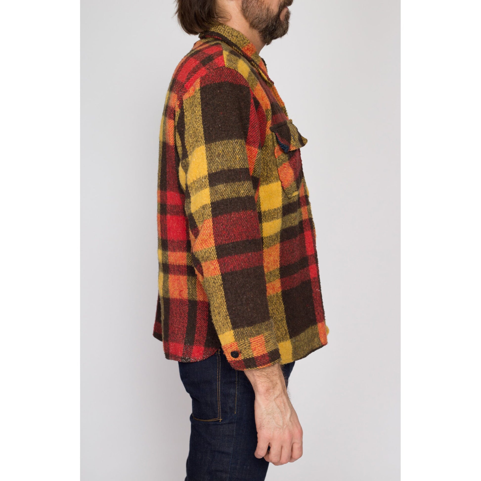 Medium Short 70s Red & Yellow Plaid Flannel Overshirt | Vintage Button Up Collared Shacket Shirt