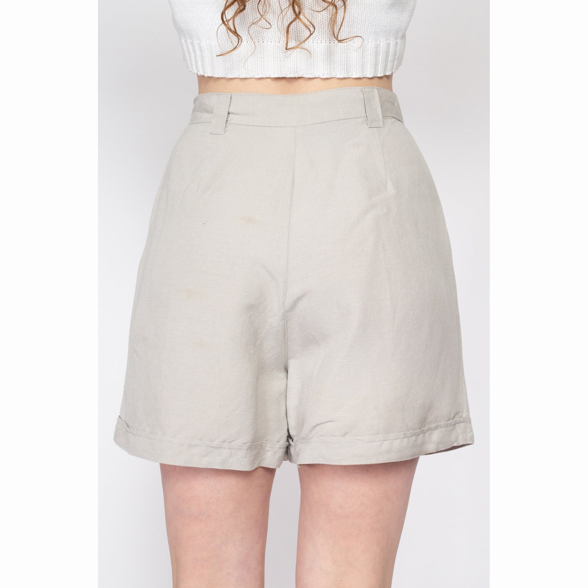 Medium 90s Linen Blend High Waisted Shorts 28" | Vintage Minimalist Light Grey Pleated Wide Cuffed Leg Mom Shorts