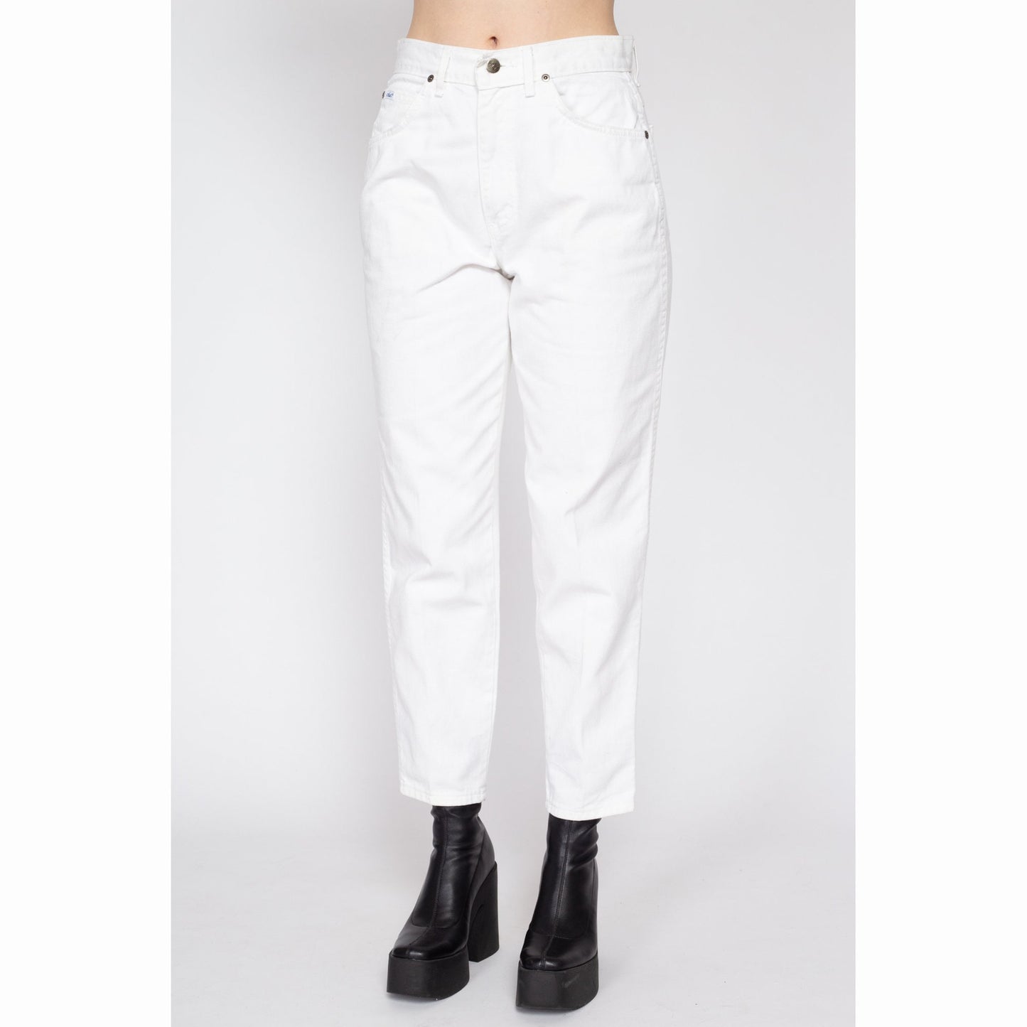 Medium 80s Chic White Denim Jeans 29" Petite | Vintage High Waisted Tapered Leg Mom Jeans