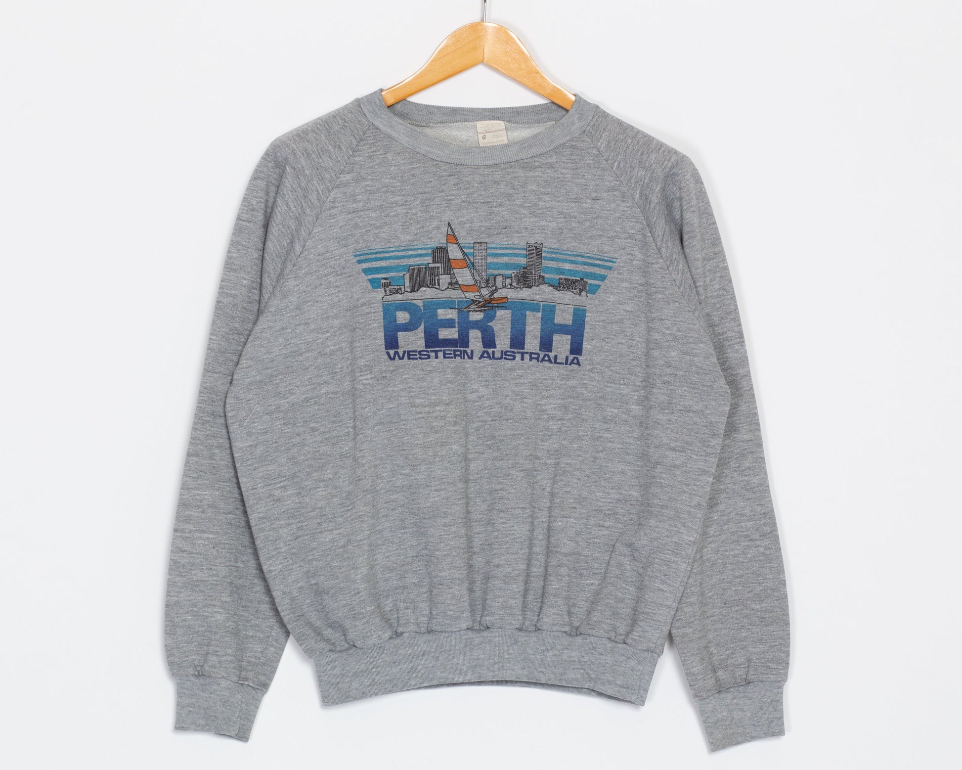 Large 80s Perth Western Australia Tourist Sweatshirt | Vintage Raglan Sleeve Heather Gray Graphic Crewneck Pullover