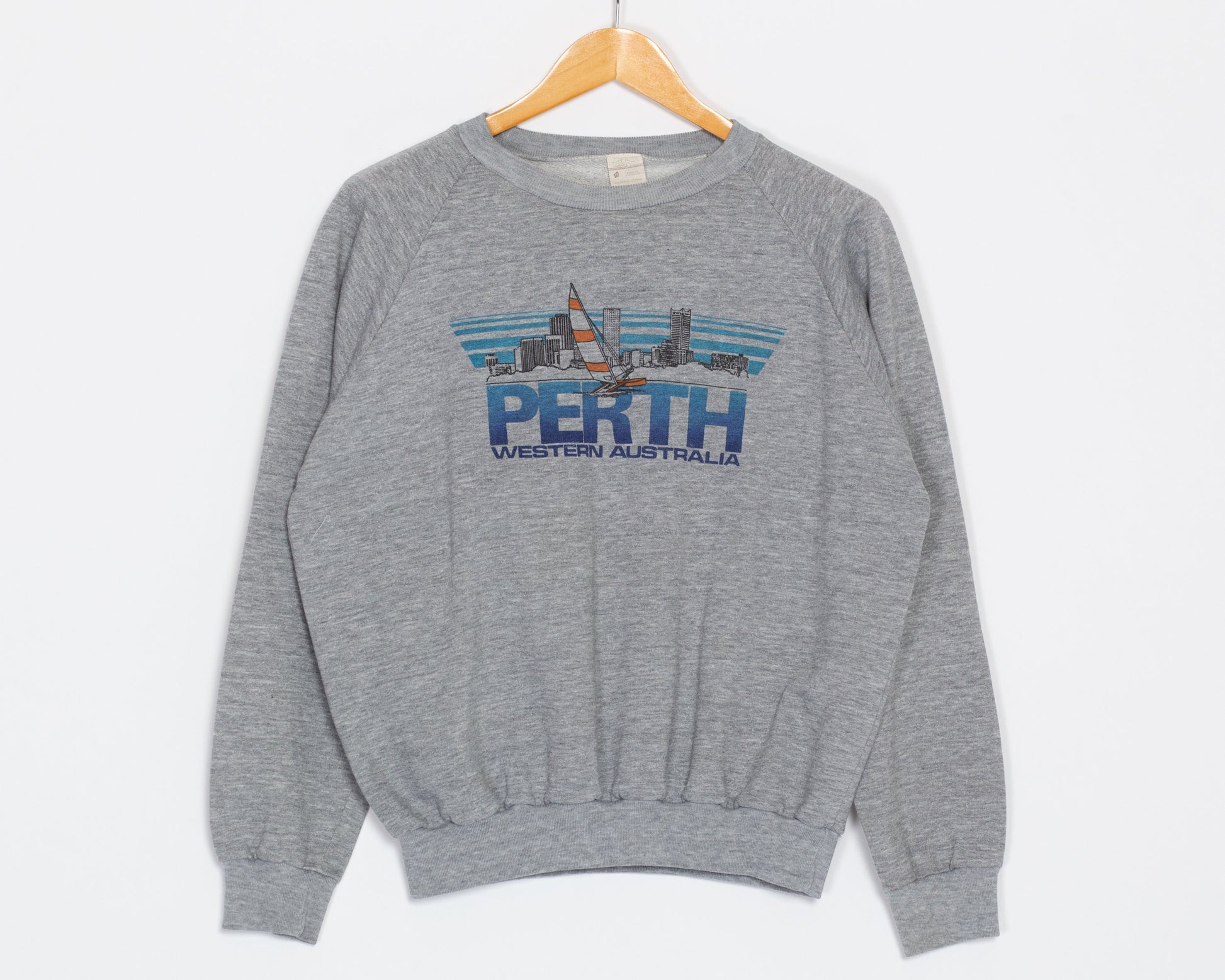 Large 80s Perth Western Australia Tourist Sweatshirt | Vintage Raglan Sleeve Heather Gray Graphic Crewneck Pullover