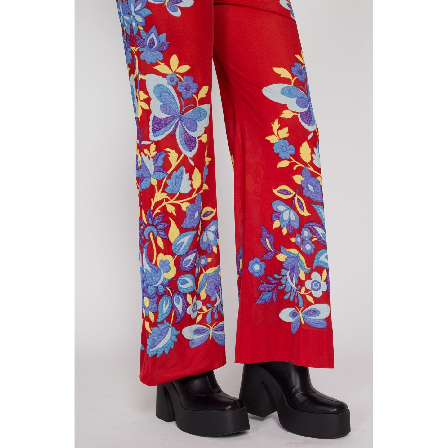 Medium 70s Red Floral & Butterfly Print Lounge Pants | Vintage High Waisted Boho Elastic Polyester Flared Trousers