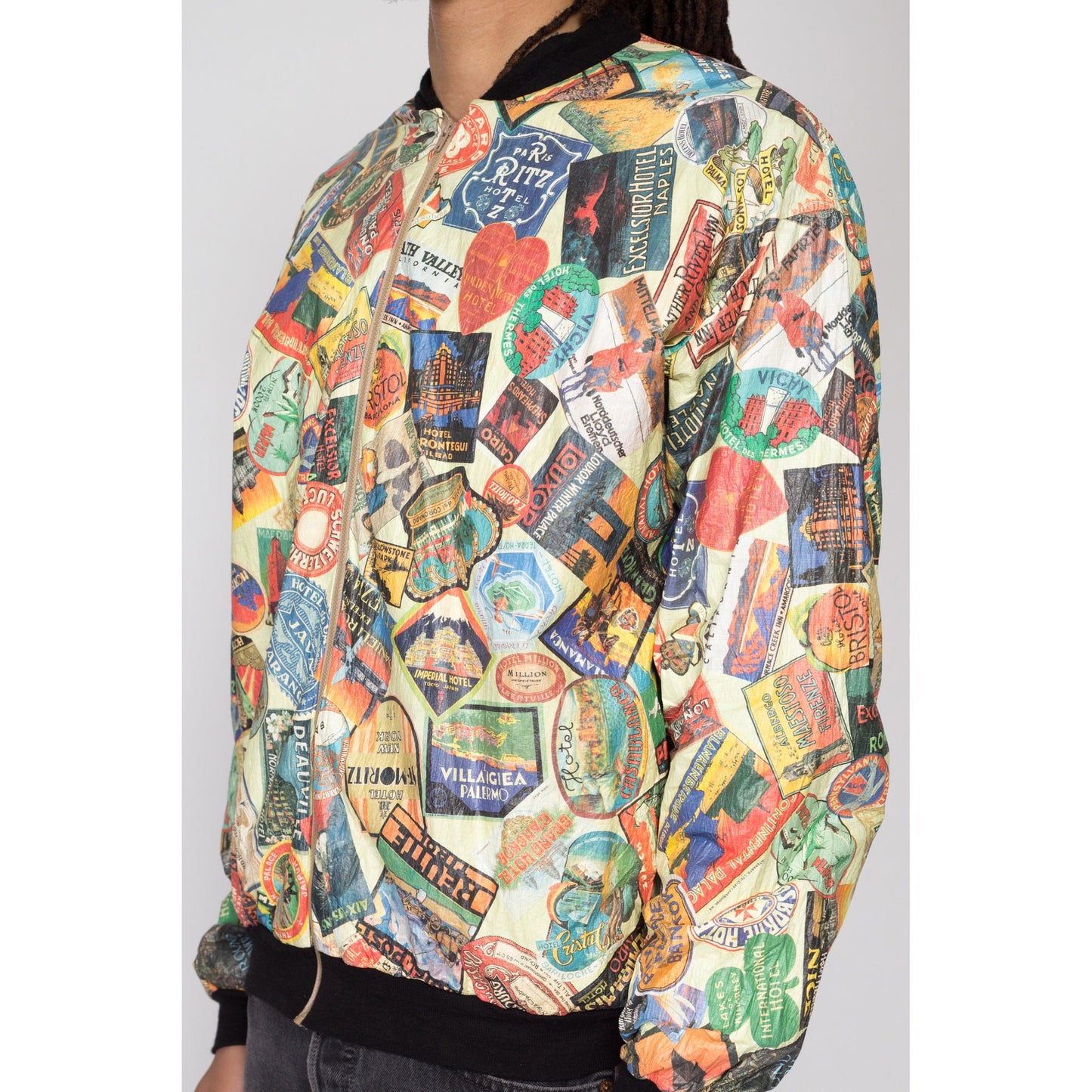 Medium 90s Tyvek Souvenir Patch Print Jacket | Vintage All Over Print Lightweight Windbreaker